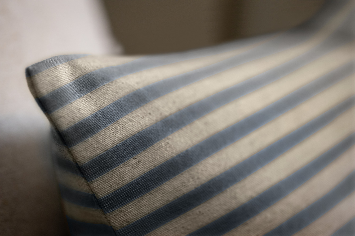Decorative cushion cover Eda striped
