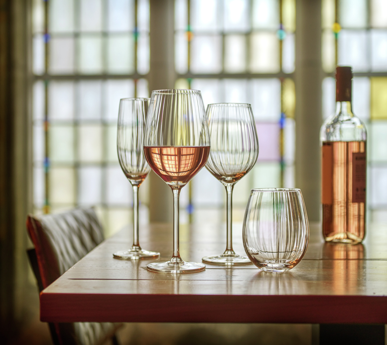 Red wine glass Adora with grooves